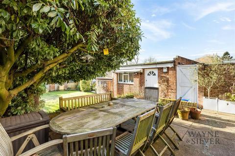 47 Michleham Down, London, N12 7JJ