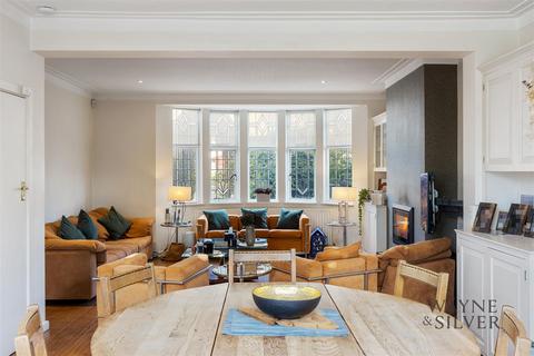 47 Michleham Down, London, N12 7JJ