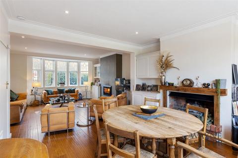 47 Michleham Down, London, N12 7JJ