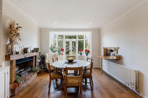 47 Michleham Down, London, N12 7JJ