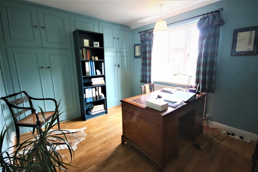 Bedroom 2: