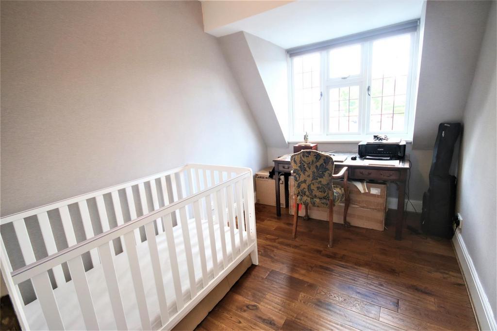 Bedroom 5: