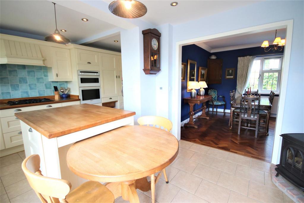 FITTED KITCHEN/DINER &amp; RECEPTION ROOM: