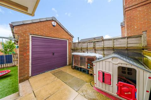 26 Dickens Road, Malton, YO17 7FF