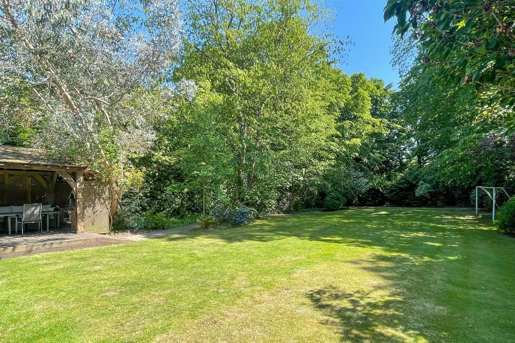 Kilmington Close, Hutton Mount, Shenfield 5 bed detached house for sale