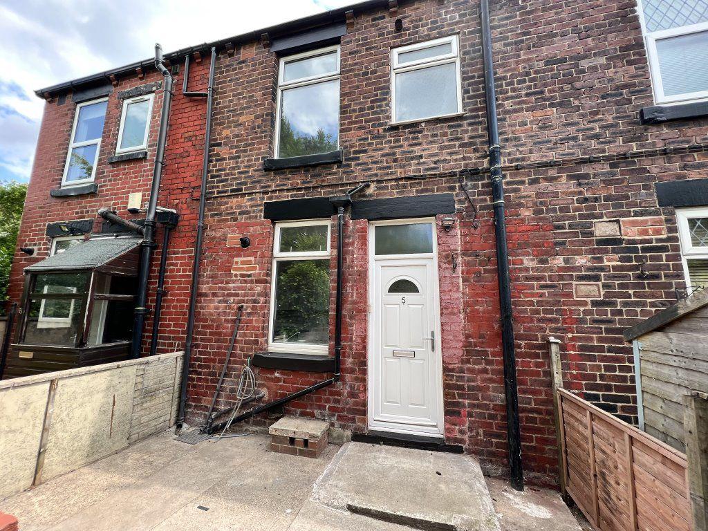 The Mount, Rothwell, LS26 2 bed terraced house £650 pcm (£150 pw)