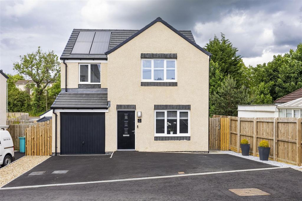 Lennox Drive, Glenboig, Glasgow 4 bed detached house £280,000