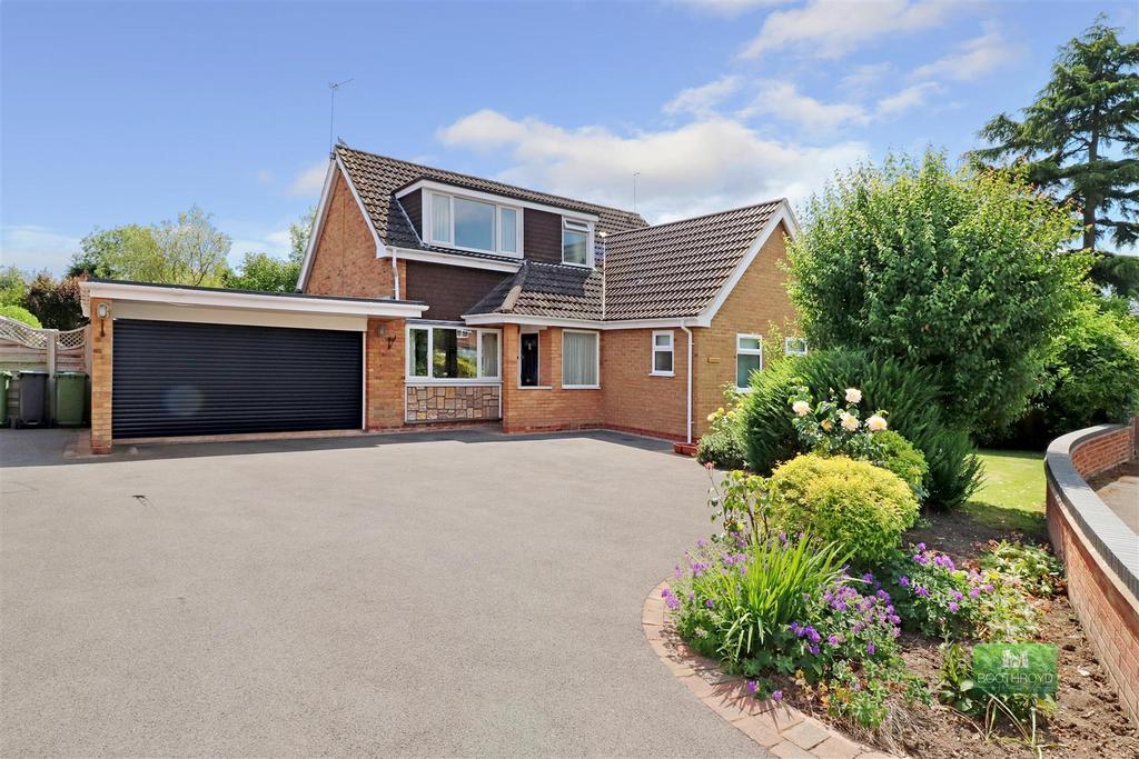 Newfield Avenue, Kenilworth 4 bed detached bungalow £695,000