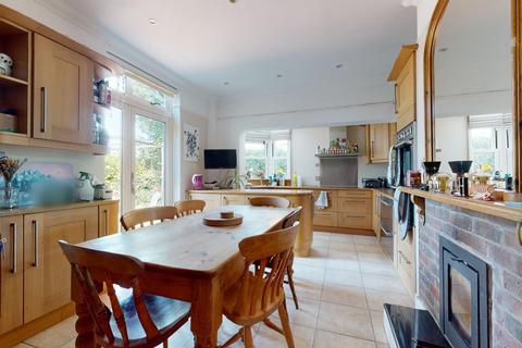 36 Springhead Road, Northfleet, Gravesend, DA11 9QY