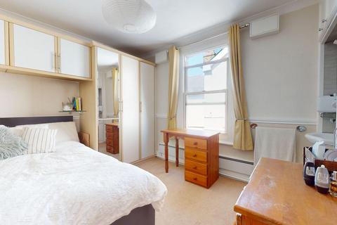 36 Springhead Road, Northfleet, Gravesend, DA11 9QY