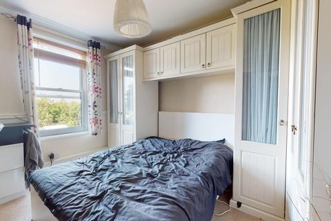 36 Springhead Road, Northfleet, Gravesend, DA11 9QY