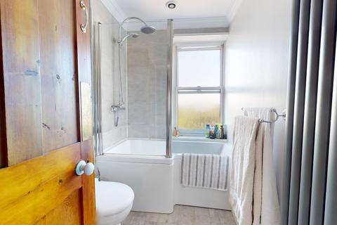 36 Springhead Road, Northfleet, Gravesend, DA11 9QY