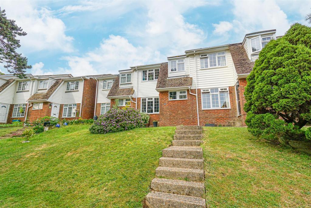 Lynwood Close, St. LeonardsOnSea 3 bed terraced house for sale £325,000