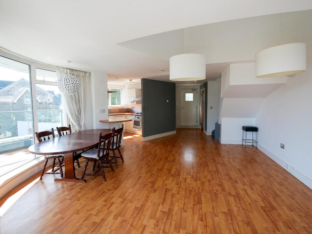 Open Plan Living/Dining Area