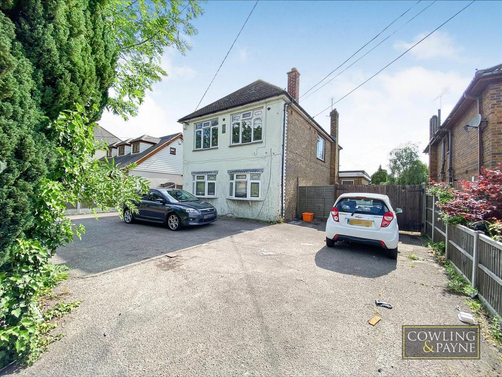 Swan Lane,. Wickford 3 bed apartment to rent £1,050 pcm (£242 pw)