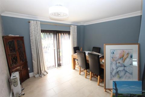 Sunrise, New Rides Farm, 820 Leysdown Road, Eastchurch, Sheerness, ME12 4DD