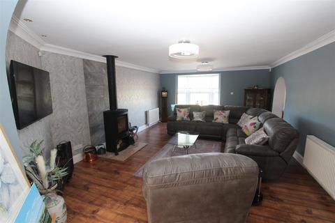 Sunrise, New Rides Farm, 820 Leysdown Road, Eastchurch, Sheerness, ME12 4DD