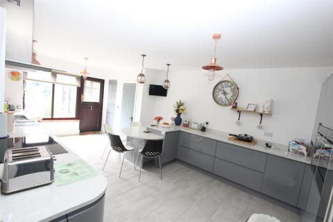 Sunrise, New Rides Farm, 820 Leysdown Road, Eastchurch, Sheerness, ME12 4DD