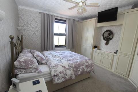 Sunrise, New Rides Farm, 820 Leysdown Road, Eastchurch, Sheerness, ME12 4DD