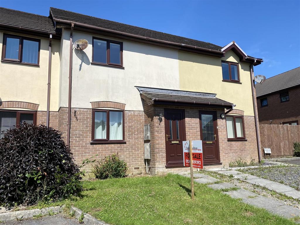 Nant Arw, Capel Hendre, Ammanford 2 bed terraced house £135,000