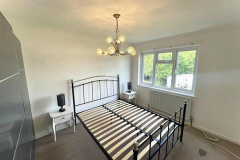 4 bedroom semi-detached house to rent, Kersey, Stantonbury, Milton Keynes