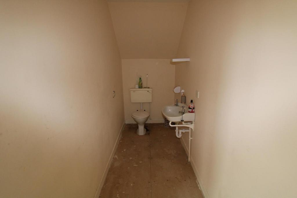 Bedroom three ensuite.jpg