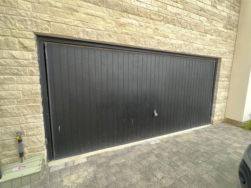 Double Garage.jpg