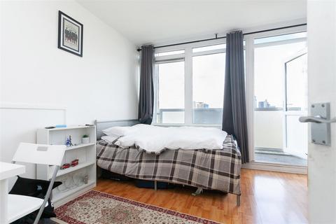 2 bedroom flat for sale, Withy House, Globe Road, London