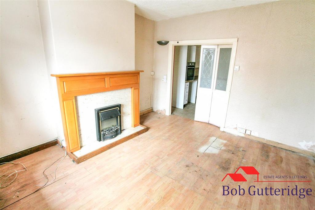 Ridge Road, Sandyford, StokeOnTrent 2 bed semidetached house £80,000