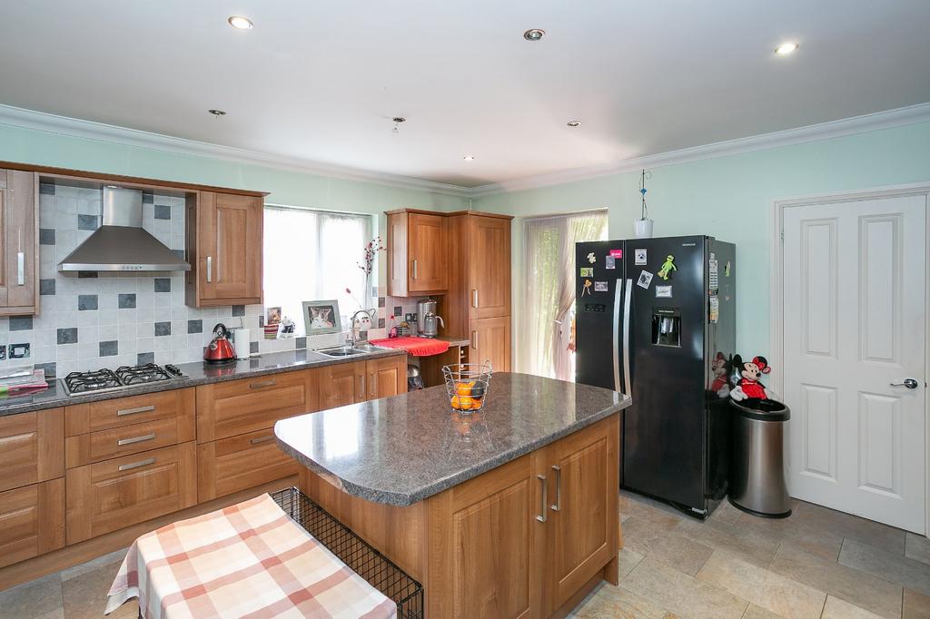 Horseshoe Lane, Watford, Hertfordshire, WD25 3 bed semidetached house
