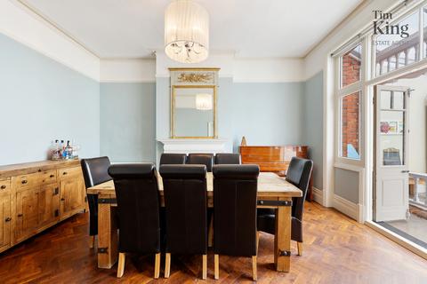 7 Farnley Road, London, E4 7AD