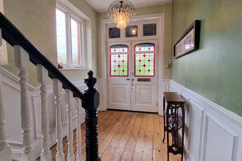 7 Farnley Road, London, E4 7AD