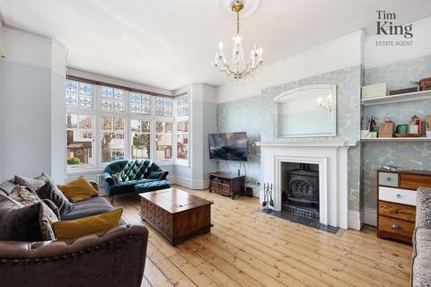 7 Farnley Road, London, E4 7AD