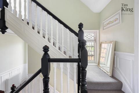 7 Farnley Road, London, E4 7AD