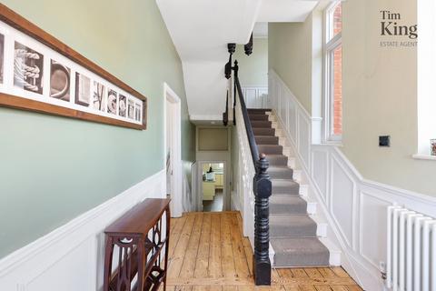 7 Farnley Road, London, E4 7AD