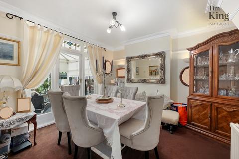20 Heriot Avenue, London, E4 8AP