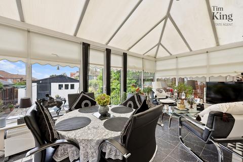 20 Heriot Avenue, London, E4 8AP