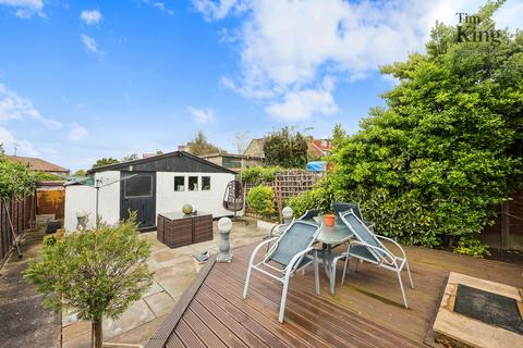 20 Heriot Avenue, London, E4 8AP
