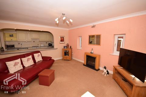 2 bedroom flat for sale, Clifton Drive North,  , LYTHAM ST ANNES, Lancashire