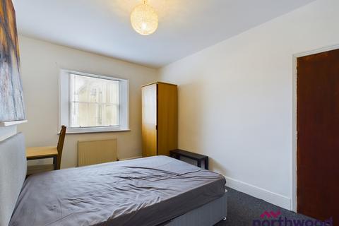 1 bedroom in a house share to rent, Cornfield Terrace, Eastbourne, BN21