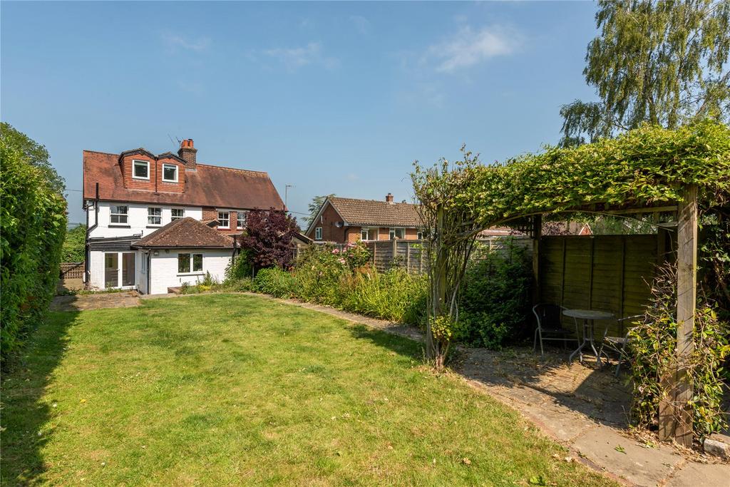 Parkgate Road, Newdigate, Dorking, Surrey, RH5 4 bed semidetached