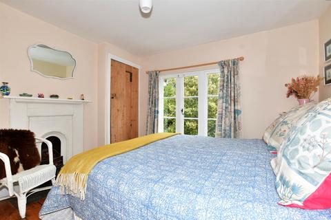 3 bedroom end of terrace house for sale, The Street, Woodnesborough, Kent