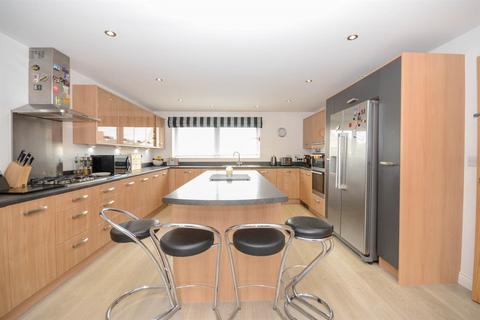 undefined, Elford Avenue, Greenside