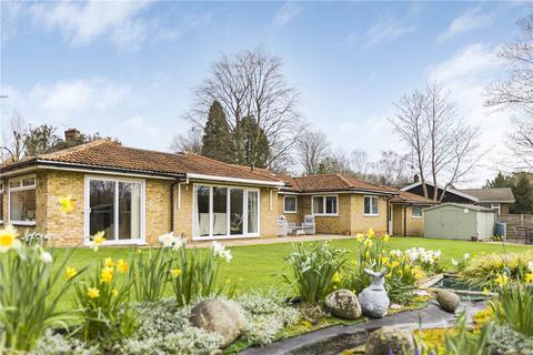 4 bedroom bungalow for sale - St. Ives Close, Digswell, Welwyn