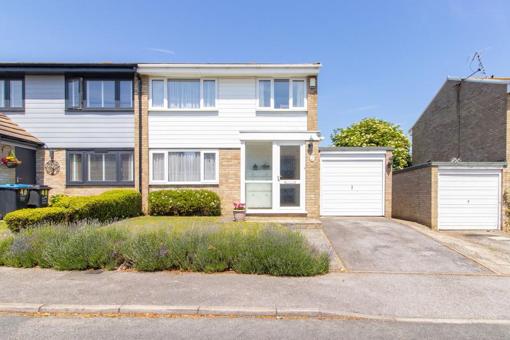 Staplehurst Gardens, Margate, CT9 3 bed semidetached house for sale