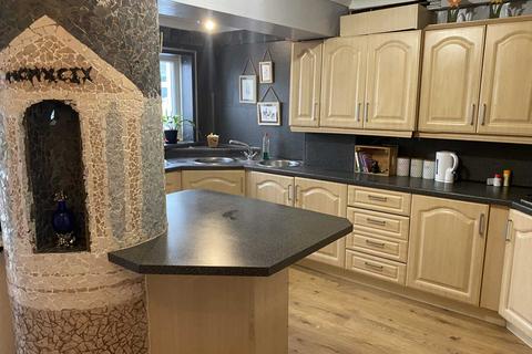 63 Chetwyn Avenue, Royton, Oldham, OL2 5UJ