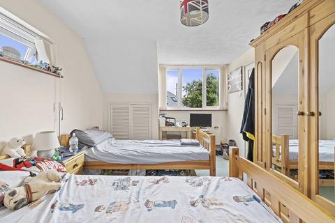 16 Brook Close, Sarisbury Green, Southampton, SO31 7DW