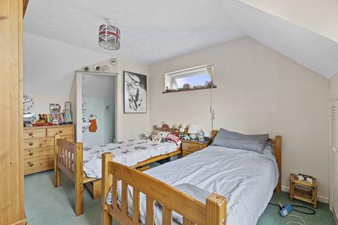 16 Brook Close, Sarisbury Green, Southampton, SO31 7DW