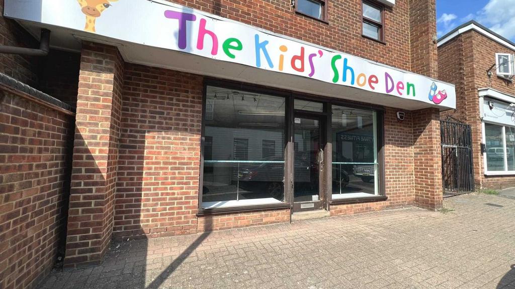 Church Street, Rushden Property to rent £750 pcm (£173 pw)