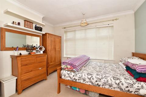 27 Gomshall Avenue, Wallington, SM6 8NY